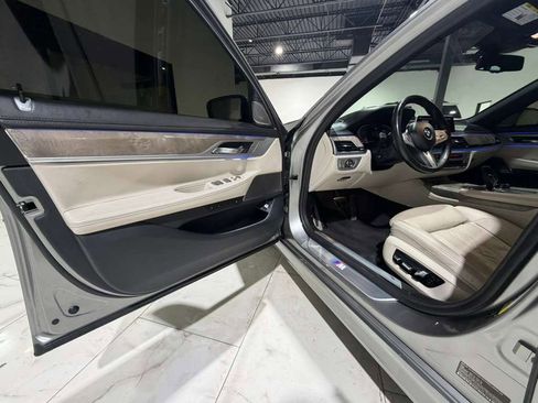 Used 2020 BMW 750i xDrive w/ Executive Package image 17