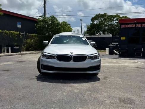 Used 2020 BMW 530e xDrive w/ Premium Package AWD/4WD image 2