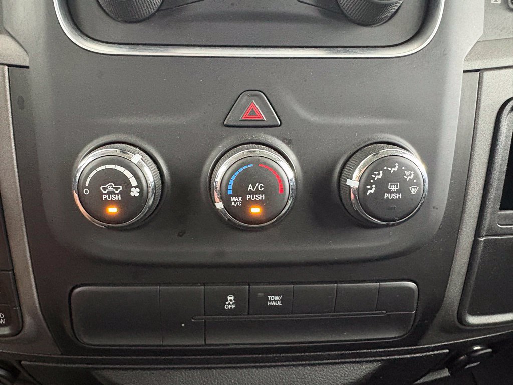 Used 2018 RAM 1500 Express AWD/4WD image 25