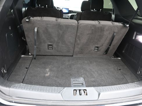 Used 2020 Ford Explorer XLT w/ Class III Trailer Tow Package image 16