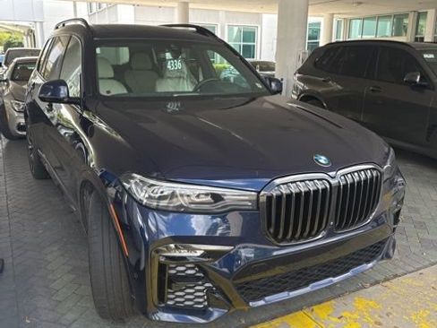 Used 2021 BMW X7 xDrive40i w/ M Sport Package image 3