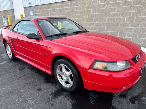 Used 2003 Ford Mustang Deluxe image 2