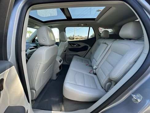 Used 2024 GMC Terrain Denali w/ Denali Premium Package image 27