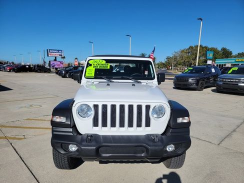 Used 2022 Jeep Wrangler Sport image 4