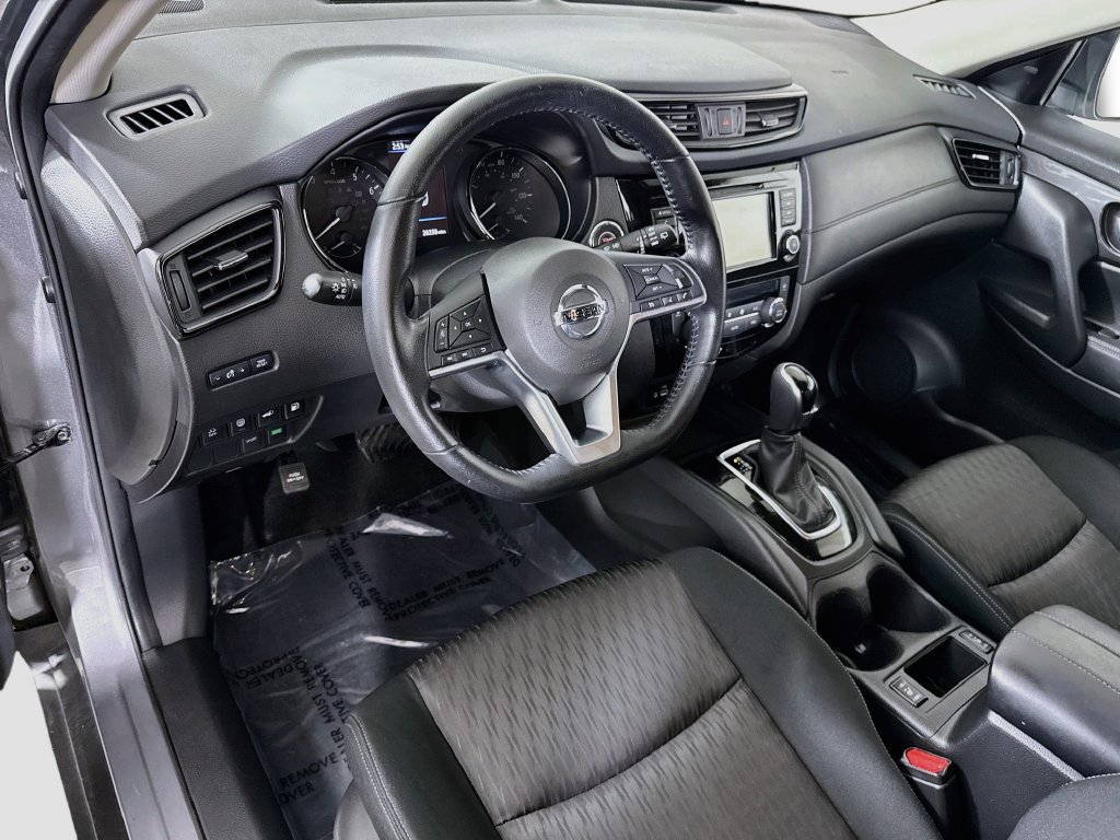 Used 2020 Nissan Rogue SV FWD image 17