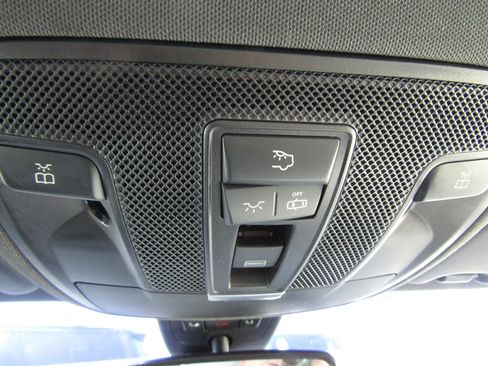 Used 2015 Mercedes-Benz CLA 250 image 28