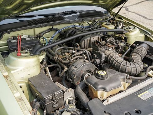 Used 2005 Ford Mustang Convertible RWD image 24