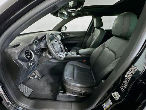 Used 2022 Alfa Romeo Stelvio Ti image 13