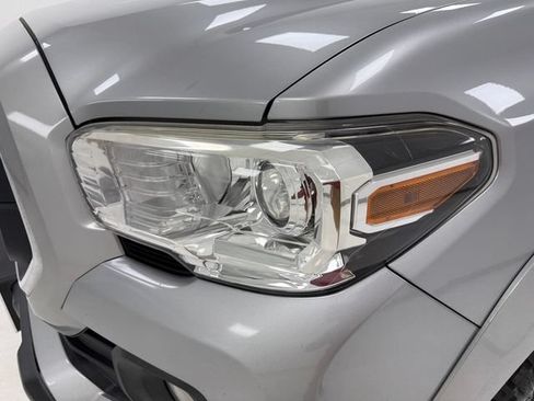 Used 2021 Toyota Tacoma SR5 RWD image 6