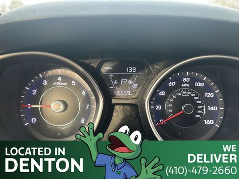 Used 2016 Hyundai Elantra SE image 17