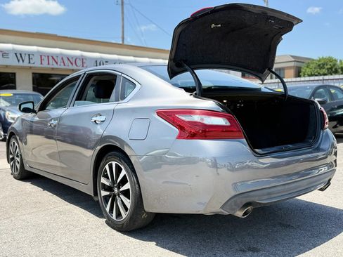 Used 2018 Nissan Altima 2.5 SL FWD image 38