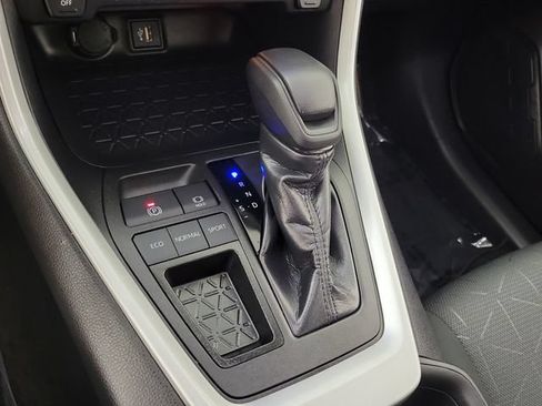 Used 2024 Toyota RAV4 XLE w/ Convenience Package FWD image 31