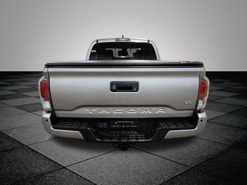 Used 2020 Toyota Tacoma TRD Off-Road w/ Technology Package image 5