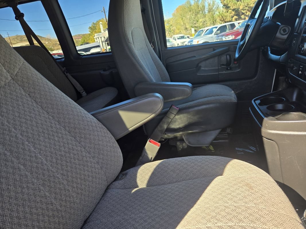 Used 2015 Chevrolet Express 3500 LT w/ LT Preferred Equipment Group RWD image 23