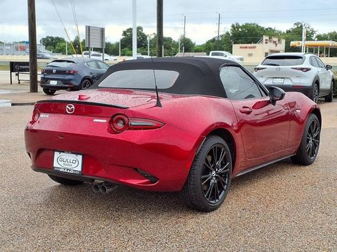 New 2026 MAZDA MX-5 Miata Club w/ Interior Package RWD image 2