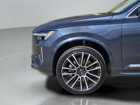 New 2026 Volvo XC90 B6 Plus w/ Protection Package Premier AWD/4WD image 11