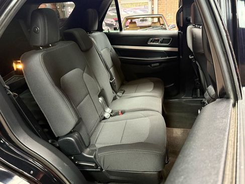 Used 2017 Ford Explorer XLT w/ Equipment Group 201A FWD image 28