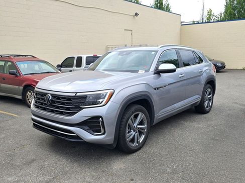 Used 2024 Volkswagen Atlas Cross Sport SEL R-Line AWD/4WD image 3