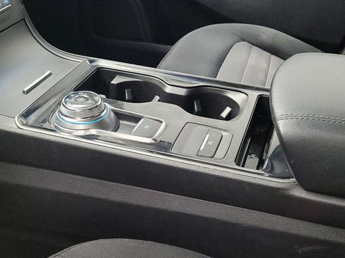 Used 2020 Ford Edge SE FWD image 26