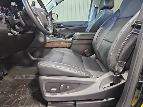 Used 2018 Chevrolet Tahoe LT w/ Z71 Midnight Edition AWD/4WD image 29