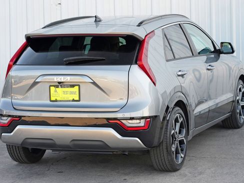 Used 2023 Kia Niro SX Touring image 47