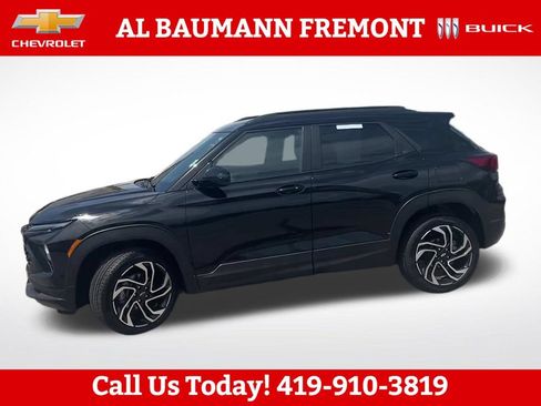 Used 2025 Chevrolet TrailBlazer RS w/ Convenience Package AWD/4WD image 3