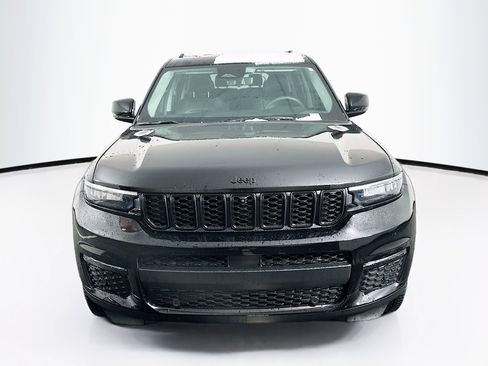 Used 2023 Jeep Grand Cherokee L Limited w/ Luxury Tech Group II image 2