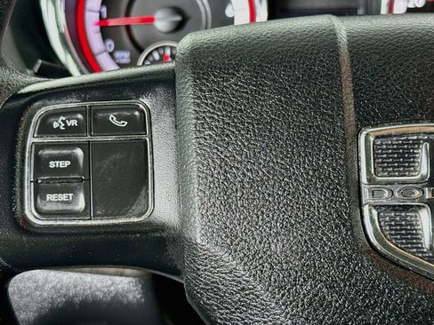 Used 2018 Dodge Grand Caravan SE w/ UConnect Hands-Free Group FWD image 11