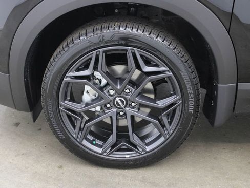 New 2026 Nissan Kicks SR w/ SR Premium Package FWD image 27