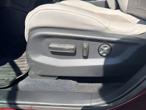 Used 2019 Honda CR-V Touring image 10