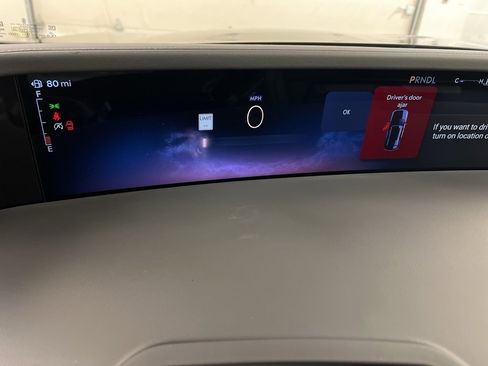 Used 2025 Lincoln Nautilus Premier w/ Equipment Group 102A image 19