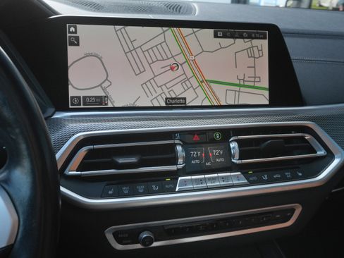 Used 2022 BMW X5 xDrive40i w/ M Sport Package AWD/4WD image 19