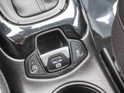 Used 2021 Jeep Compass Latitude FWD image 33