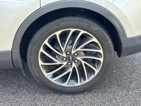 Used 2019 Lincoln Nautilus Reserve FWD image 10