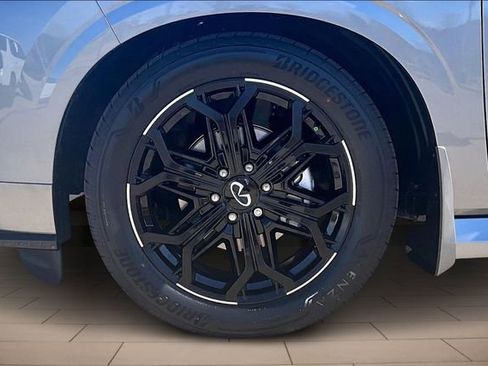 New 2026 INFINITI QX80 4WD image 9