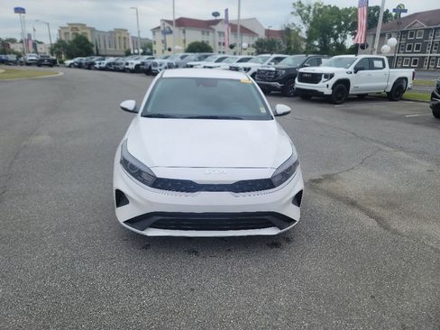 Certified 2024 Kia Forte LXS w/ LXS Technology Package FWD image 2