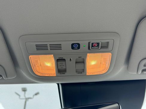 Used 2019 Honda Insight Touring image 16