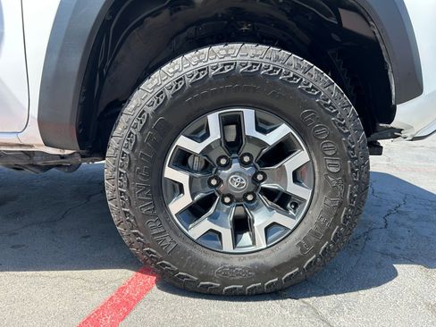 Certified 2023 Toyota Tacoma TRD Off-Road AWD/4WD image 30