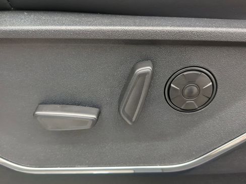 Used 2024 Ford F250 Platinum image 29