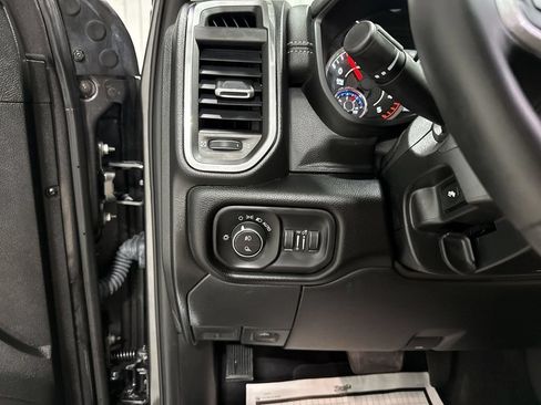 Used 2024 RAM 2500 Laramie AWD/4WD image 18