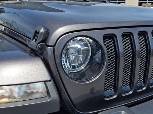 Used 2021 Jeep Wrangler Unlimited Sahara AWD/4WD image 10