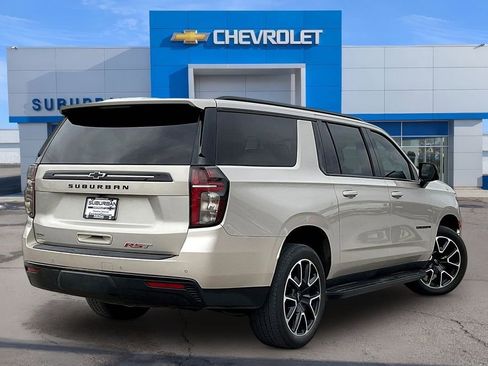 Used 2024 Chevrolet Suburban RST w/ Luxury Package AWD/4WD image 2