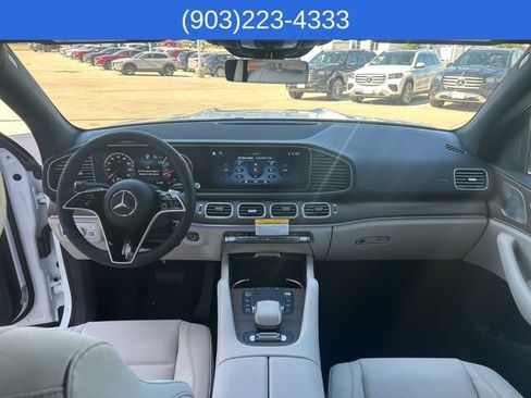 Used 2025 Mercedes-Benz GLS 450 4MATIC image 23
