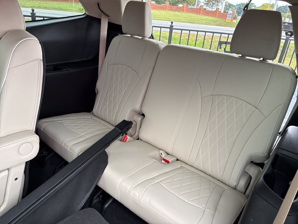 Used 2023 Buick Enclave Avenir w/ Avenir Technology Package AWD/4WD image 21