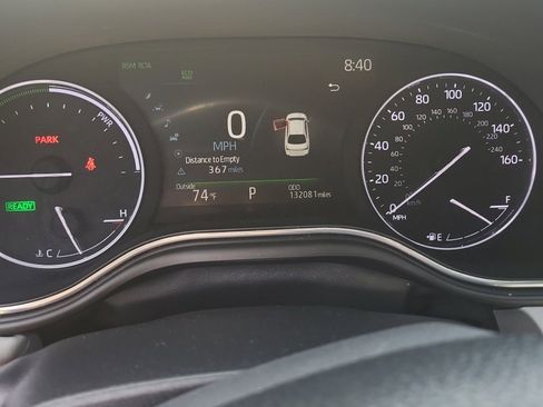 Used 2020 Toyota Avalon XLE w/ Moonroof Package image 10