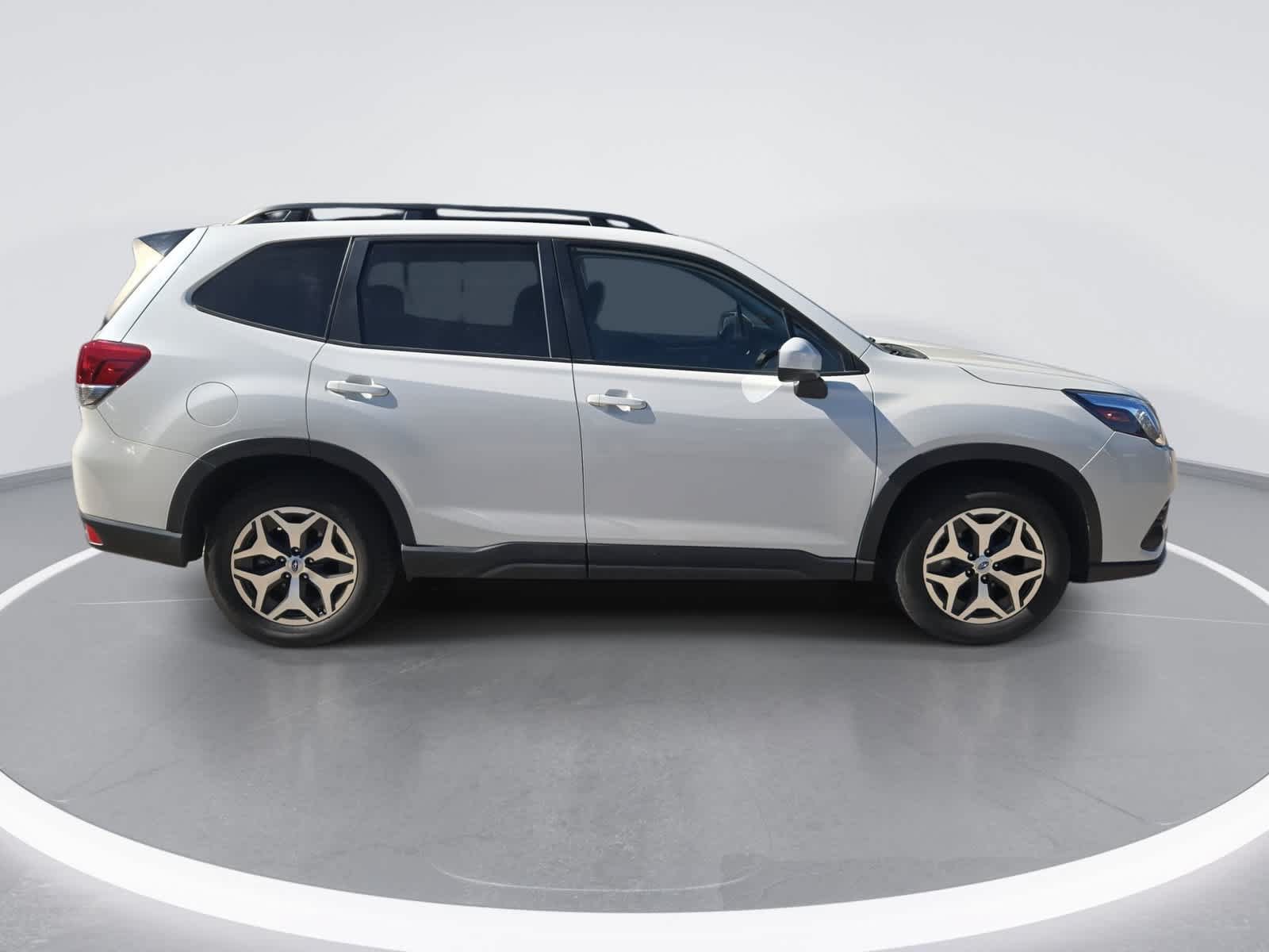 Used 2024 Subaru Forester Premium AWD/4WD image 9