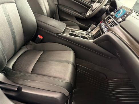 Used 2019 Honda Accord EX image 22