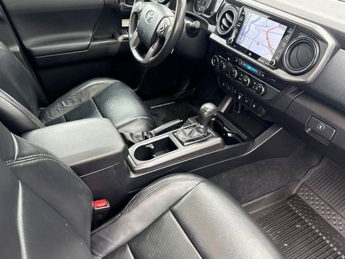 Used 2020 Toyota Tacoma TRD Off-Road image 15