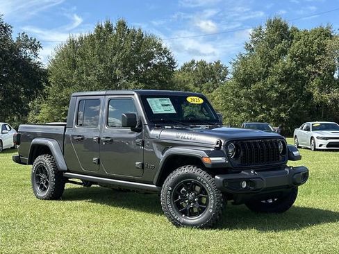 New 2025 Jeep Gladiator Willys image 10