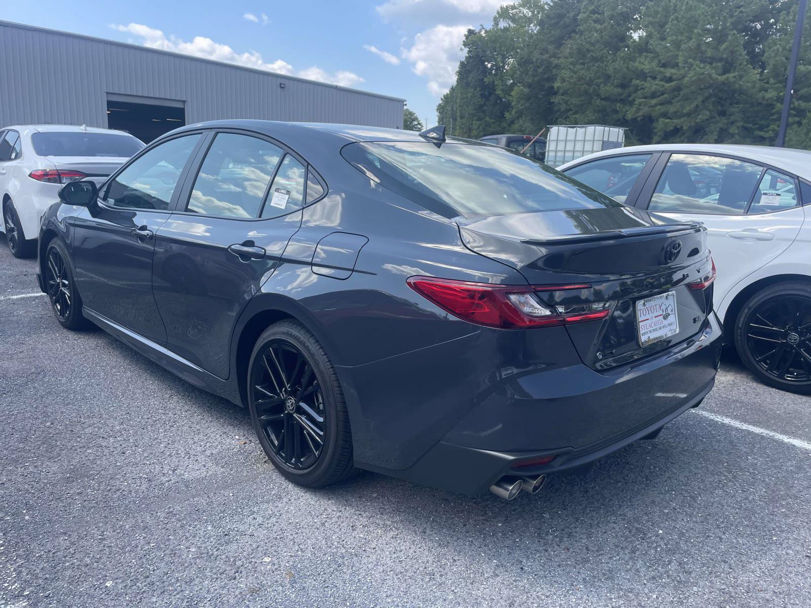 Used 2026 Toyota Camry SE FWD image 3